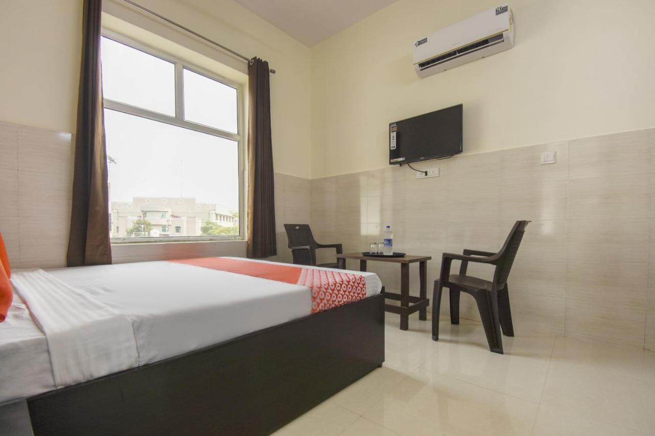 Flagship 75751 Hotel Surya Bahadrabad Eksteriør bilde